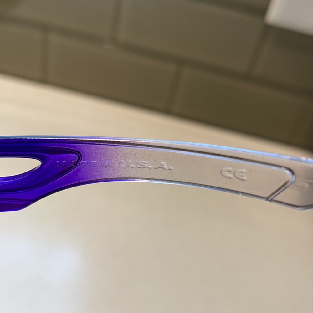 Oakley Sunglasses - Picture 7 of 8